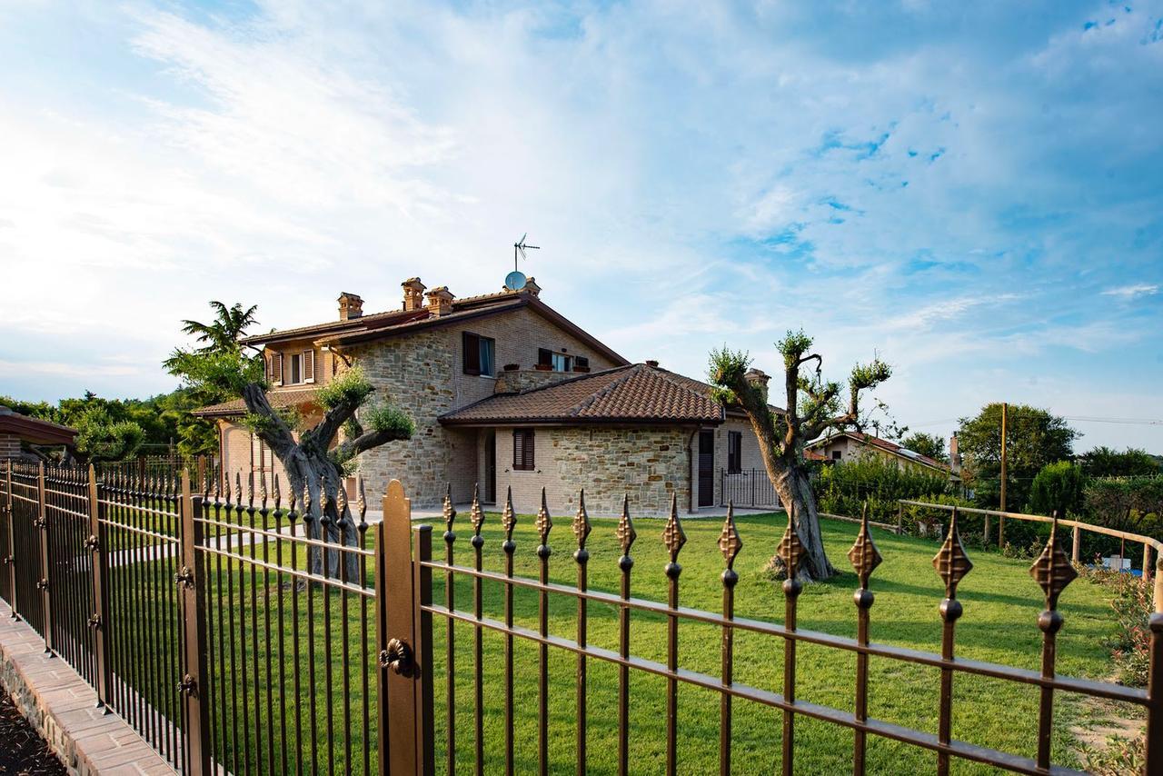B&B Madonna Carradori Country Offagna Exterior photo
